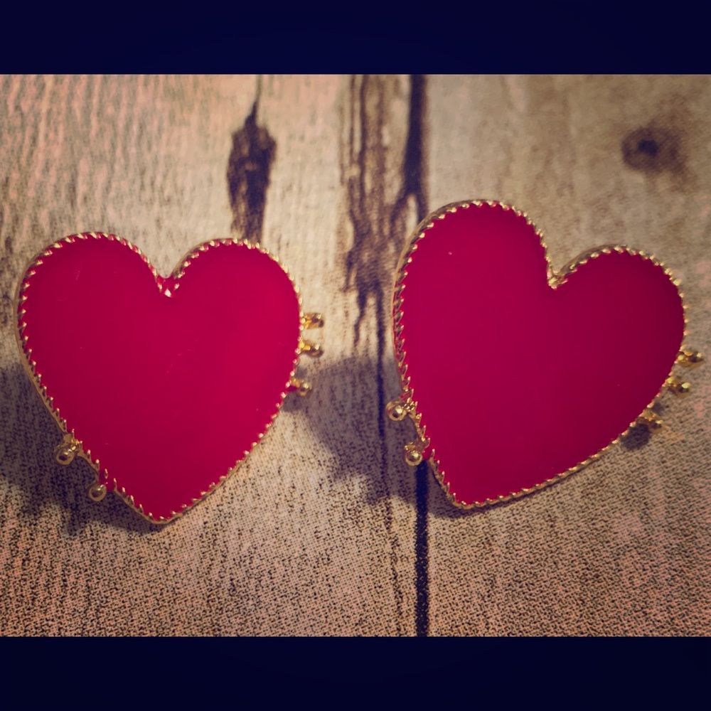Boutique Heart Earrings ♥️